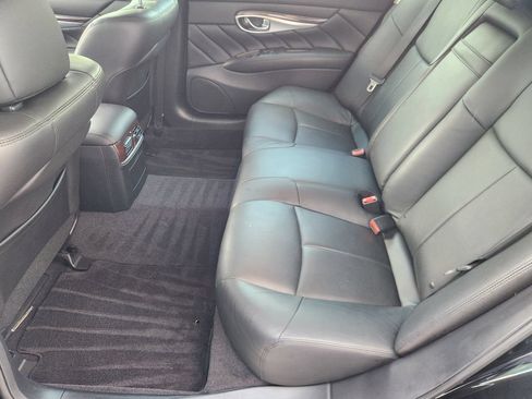 Used 2015 INFINITI Q70 L 3.7 w/ Technology Package RWD image 32