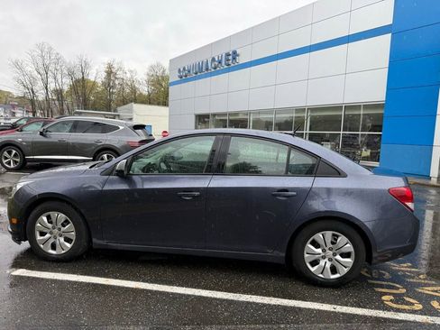 Used 2013 Chevrolet Cruze LS FWD image 10
