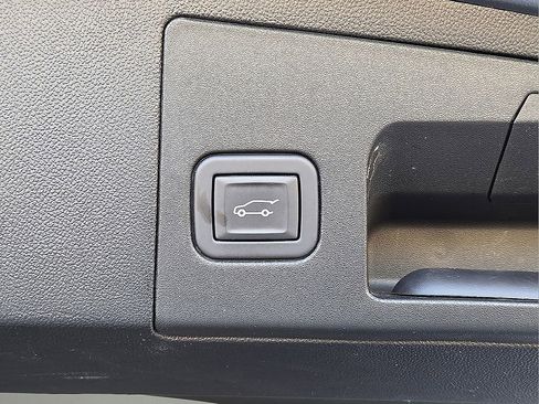 Used 2024 Cadillac XT5 Premium Luxury image 16