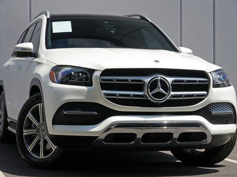 Used 2022 Mercedes-Benz GLS 450 4MATIC w/ Warmth & Comfort Package image 4