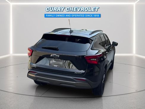 Used 2024 Chevrolet Trax ACTIV w/ Sunroof Package image 13