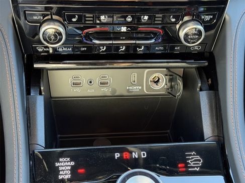 New 2025 Jeep Grand Cherokee Summit image 19