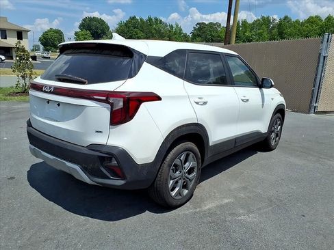 Used 2025 Kia Seltos LX AWD/4WD image 24