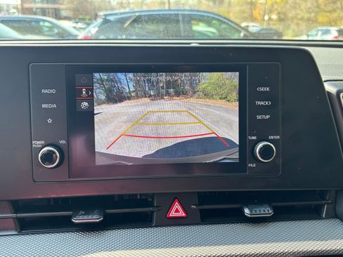 Used 2025 Kia Sportage LX image 24