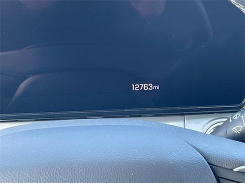 Used 2025 Chevrolet Trax LT w/ LT Convenience Package image 21