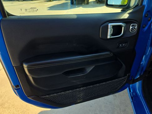 Used 2024 Jeep Wrangler Unlimited Sahara AWD/4WD image 13