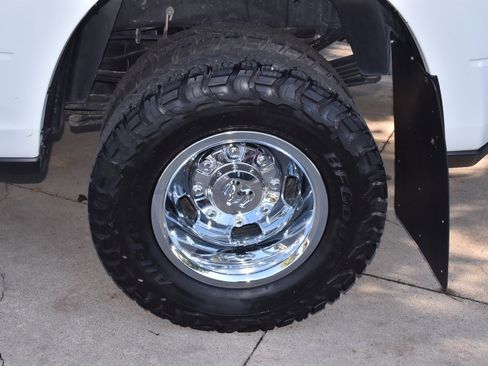 Used 2024 RAM 3500 Tradesman w/ Chrome Appearance Group image 35