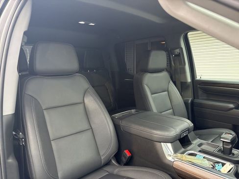 Used 2023 Chevrolet Silverado 1500 RST w/ Convenience Package II image 16