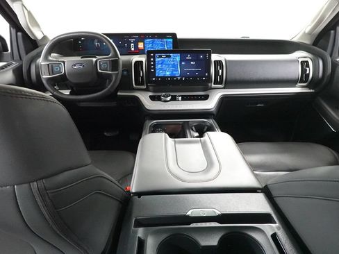 Certified 2025 Ford Expedition Active AWD/4WD image 15