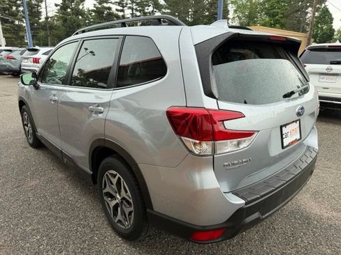 Used 2023 Subaru Forester Premium AWD/4WD image 5