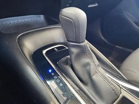 Used 2021 Toyota Corolla LE image 12