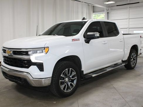 Used 2023 Chevrolet Silverado 1500 LT AWD/4WD image 4
