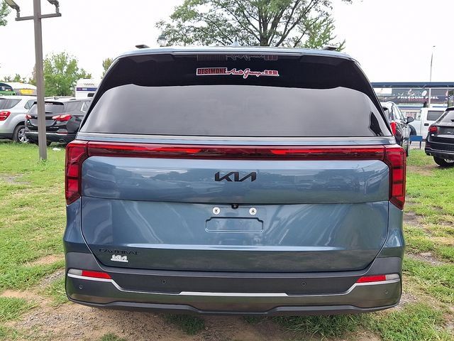 Certified 2025 Kia Carnival SX w/ SX Dark Edition Package FWD image 5