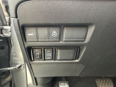 Used 2018 INFINITI QX80 Signature Edition w/ All Season Package image 16