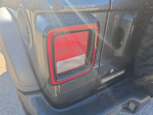 Used 2020 Jeep Wrangler Unlimited Sport AWD/4WD image 37