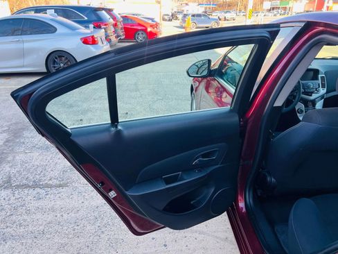 Used 2016 Chevrolet Cruze LT image 20