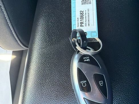 Used 2025 Hyundai Elantra Sport FWD image 33