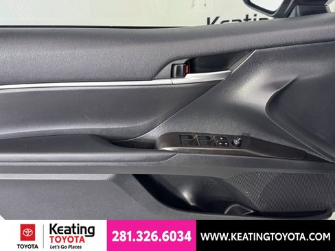 Used 2024 Toyota Camry SE FWD image 11