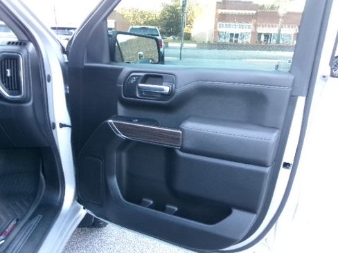 Used 2022 Chevrolet Silverado 1500 RST image 13