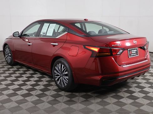 Used 2023 Nissan Altima 2.5 SV FWD image 6