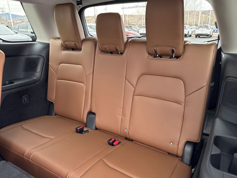 New 2026 Nissan Pathfinder Platinum image 18