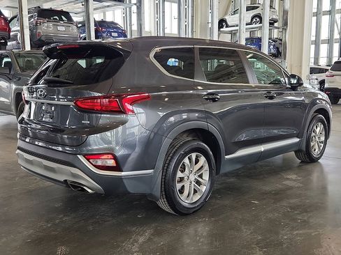 Used 2020 Hyundai Santa Fe SE image 9