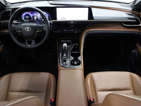 Certified 2025 Toyota Crown Signia w/ Advanced Technology Package AWD/4WD image 32