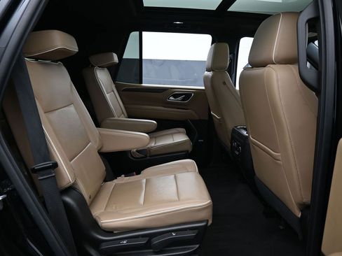 Used 2021 Chevrolet Tahoe Premier w/ Premium Package image 47