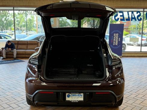 Used 2025 Porsche Macan Electric RWD image 22