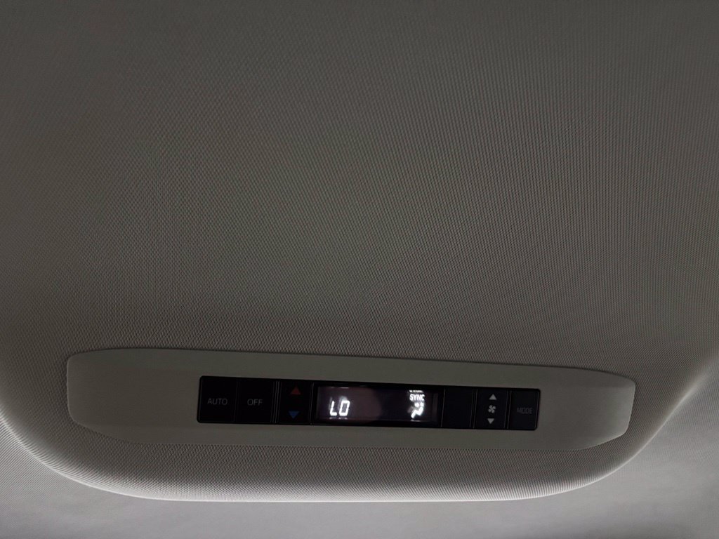 Used 2026 Toyota Sienna LE FWD image 51