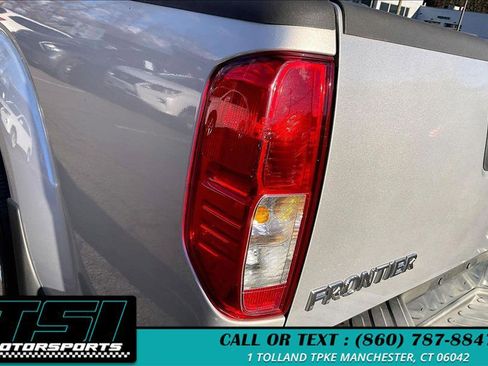 Used 2011 Nissan Frontier SV w/ SV Premium Utility Pkg image 31