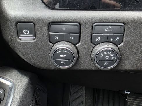 Used 2025 Chevrolet Silverado 2500 LT w/ Convenience Package AWD/4WD image 28