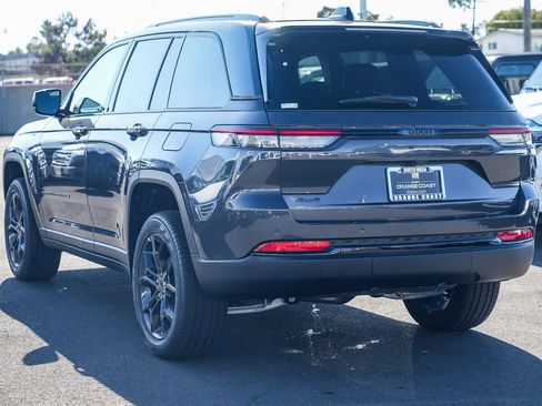 New 2025 Jeep Grand Cherokee Limited image 6