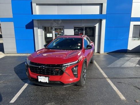 New 2026 Chevrolet Trax RS w/ Sunroof Package image 3