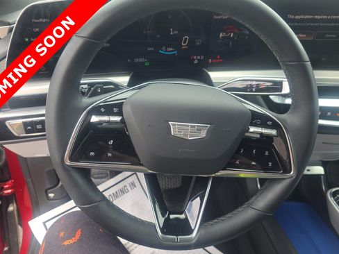 Used 2024 Cadillac Lyriq Luxury w/ LPO, Floor Liner Package AWD/4WD image 5