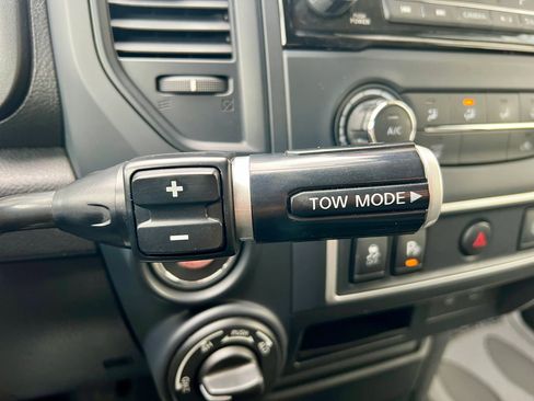 Used 2021 Nissan Titan S w/ S Utility Package image 22