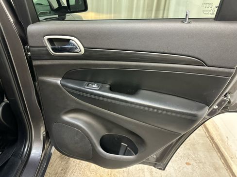 Used 2020 Jeep Grand Cherokee Altitude image 29