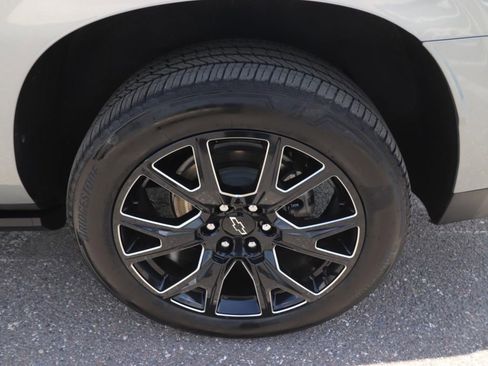Used 2024 Chevrolet Suburban Premier AWD/4WD image 27