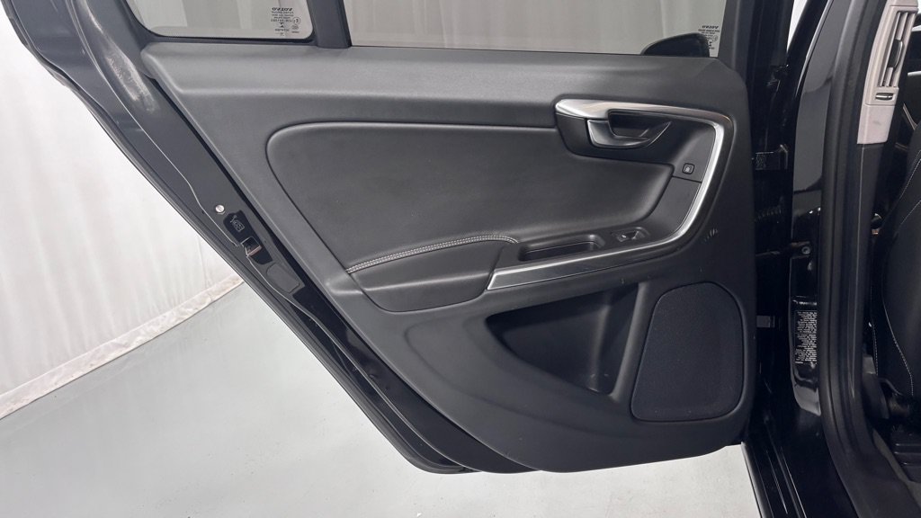 Used 2017 Volvo S60 T5 Dynamic AWD/4WD image 23