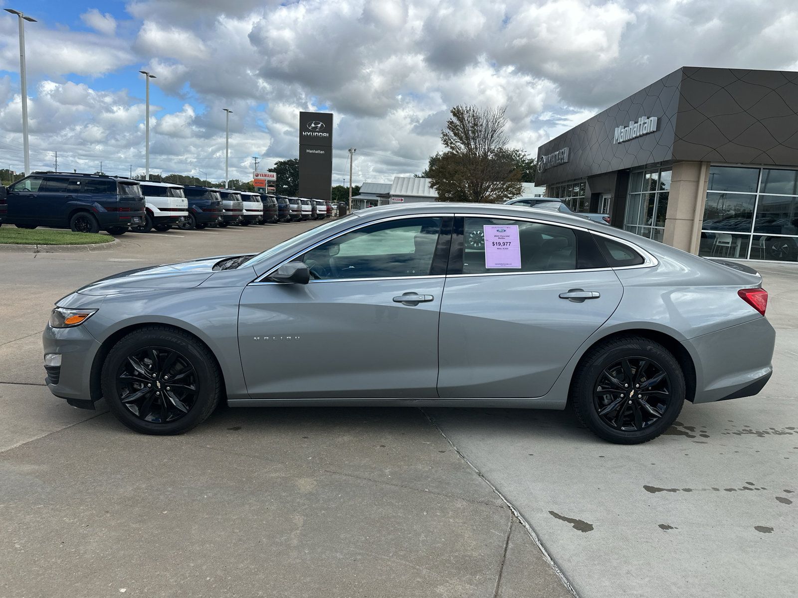 Used 2024 Chevrolet Malibu LT FWD image 9