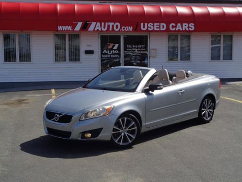 Used 2011 Volvo C70 T5 w/ Convenience Pkg image 1