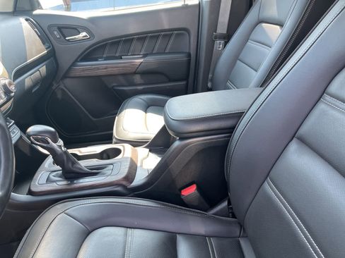 Used 2022 GMC Canyon Denali image 24