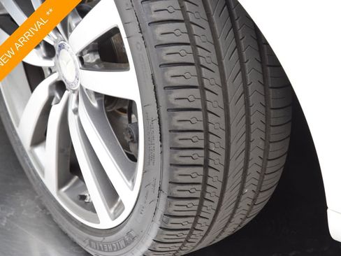 Used 2017 Mercedes-Benz SLC 300 image 28