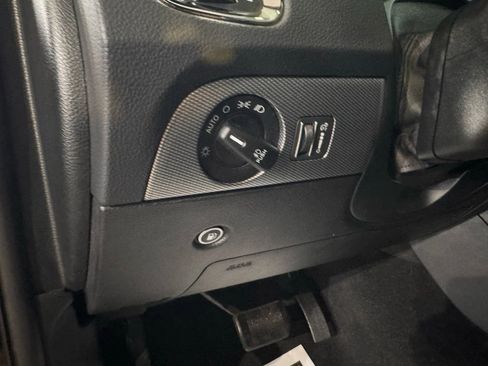 Used 2019 Dodge Durango R/T w/ Technology Group image 27