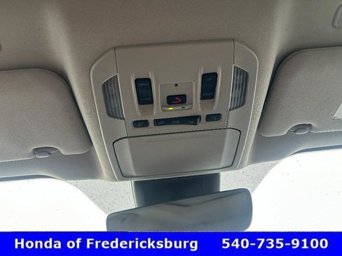 Used 2024 Toyota Highlander Limited AWD/4WD image 24