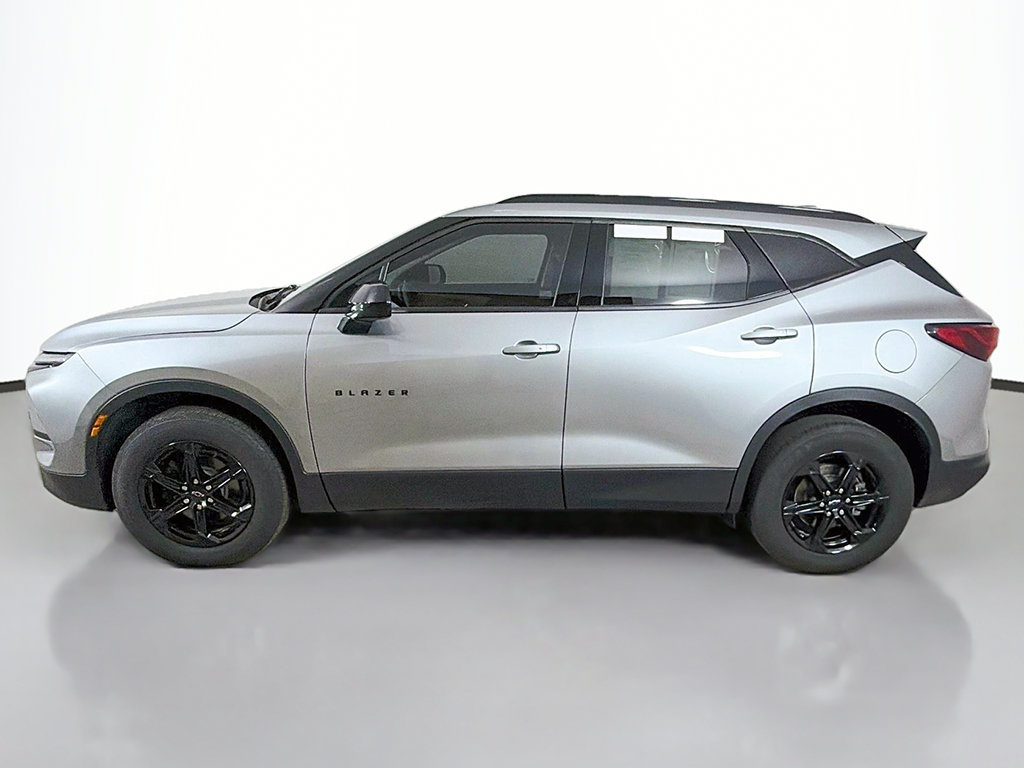 Used 2023 Chevrolet Blazer LT w/ Midnight/Sport Edition FWD image 13