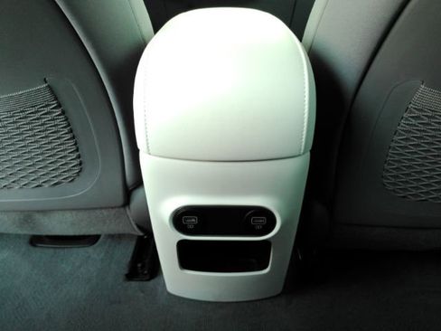 Used 2022 Hyundai Ioniq 5 SE image 25