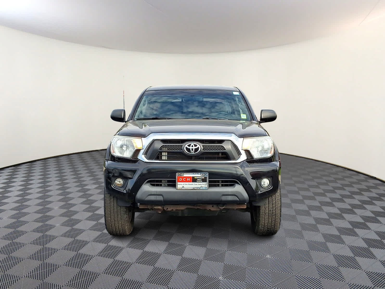Used 2015 Toyota Tacoma 4x4 Double Cab w/ TRD Off-Road Package image 3