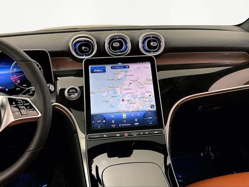 Certified 2026 Mercedes-Benz GLC 300 4MATIC image 9