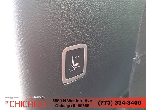 New 2026 Chrysler Pacifica Select w/ S Appearance Package FWD image 16